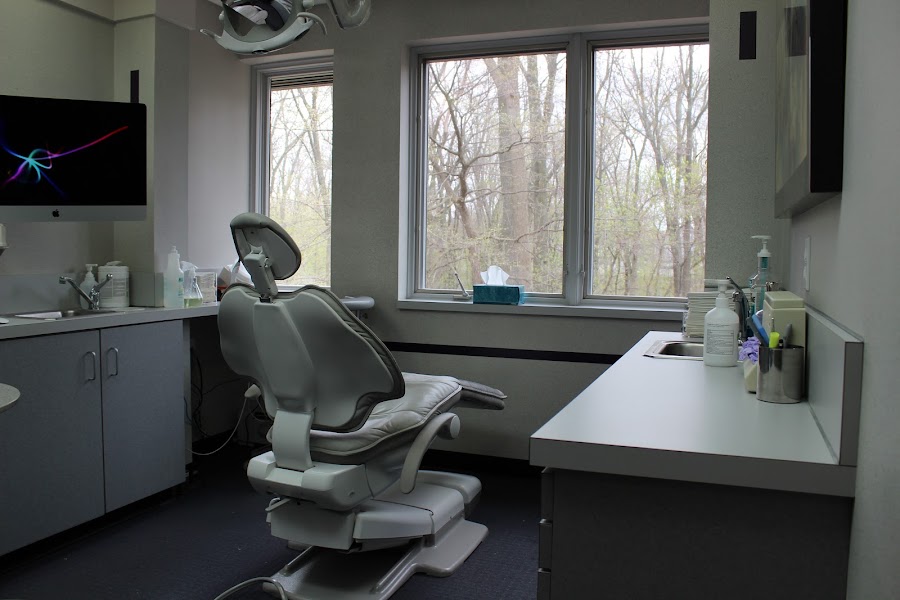 Oak Bark Dental at 3333 S Pennsylvania Ave #200