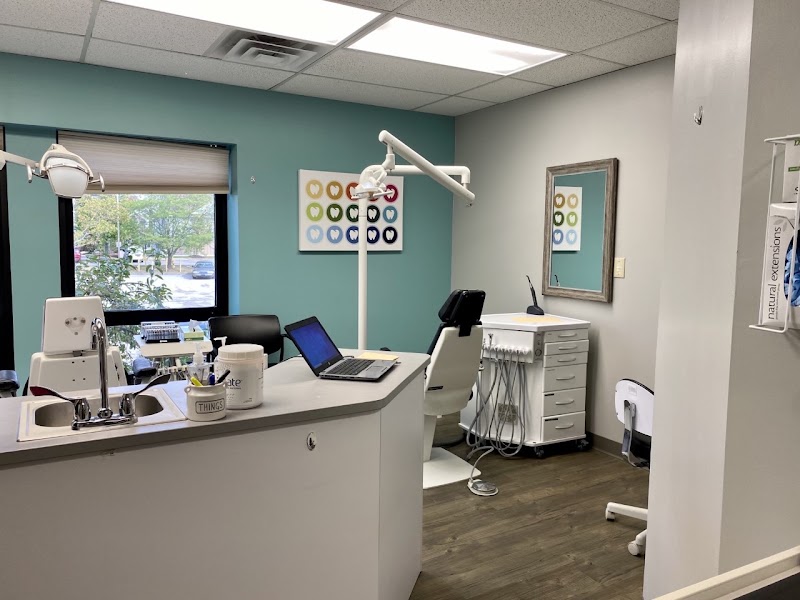 HD Orthodontics at 17535 Rosbough Blvd #211