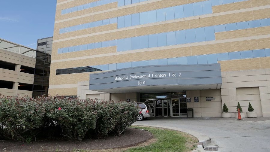 IU Health Pulmonology & Critical Care Medicine - Near Northside at 1801 N Senate Ave Suite 230